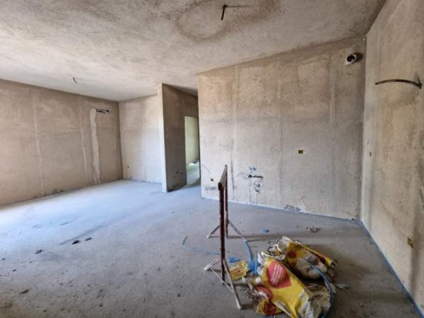 Shqiperi, shitet apartament 2+1+BLK Kati 4, 92 m² 107.000 Euro (Rruga Xhanfize Keko)