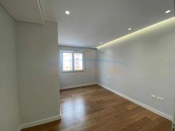 Tirane, jepet me qera apartament 2+1 Kati 7, 110 m² 350 Euro (Unaza E Re Astir)