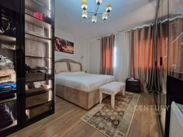 Tirane, jepet me qera apartament 3+1 2.700 Euro
