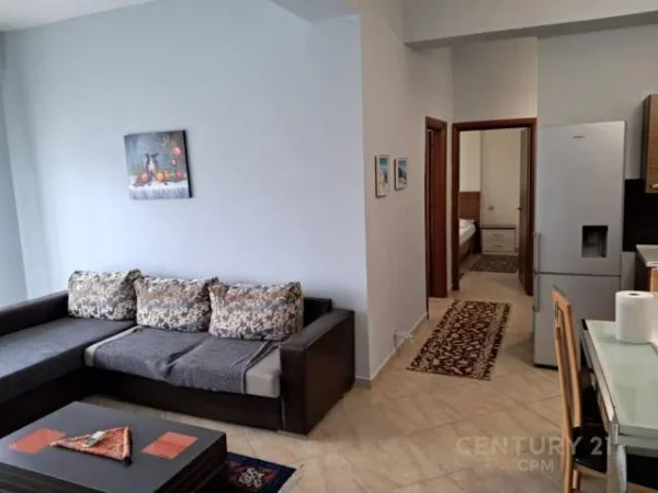 Tirane, jepet me qera apartament Kati 5, 100 m² 600 Euro (petro nini)