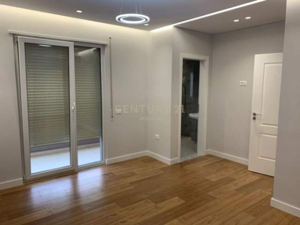Tirane, jap me qera apartament 1+1+BLK Kati 7, 110 m² 350 Euro