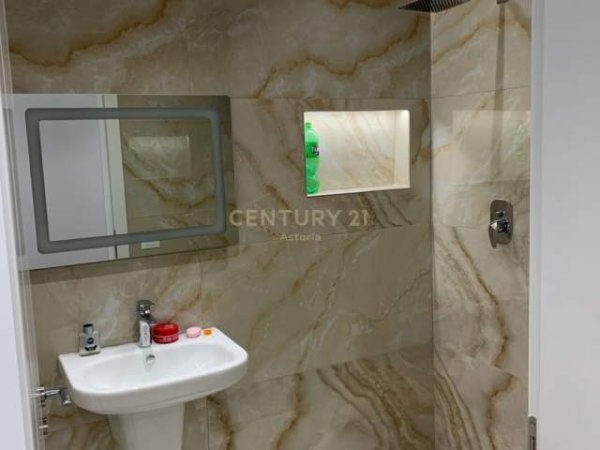 Tirane, jap me qera apartament 1+1+BLK Kati 7, 110 m² 350 Euro