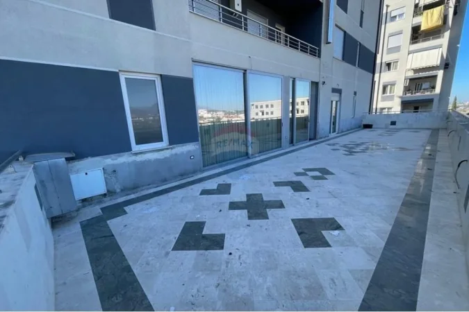 Tirane, shitet apartament 4+1+Ballkon , 450.000 € 