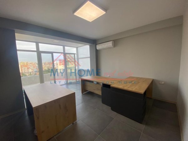 Tirane, jepet me qera zyre Kati 7, 100 m² 500 € (Rruga e Elbasanit)
