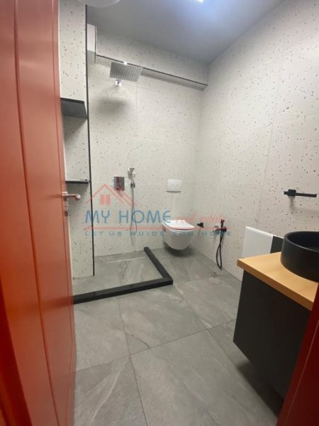 Tirane, jepet me qera zyre Kati 7, 100 m² 500 € (Rruga e Elbasanit)
