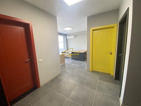 Tirane, jepet me qera zyre Kati 7, 100 m² 500 € (RRUGA E ELBASANIT)