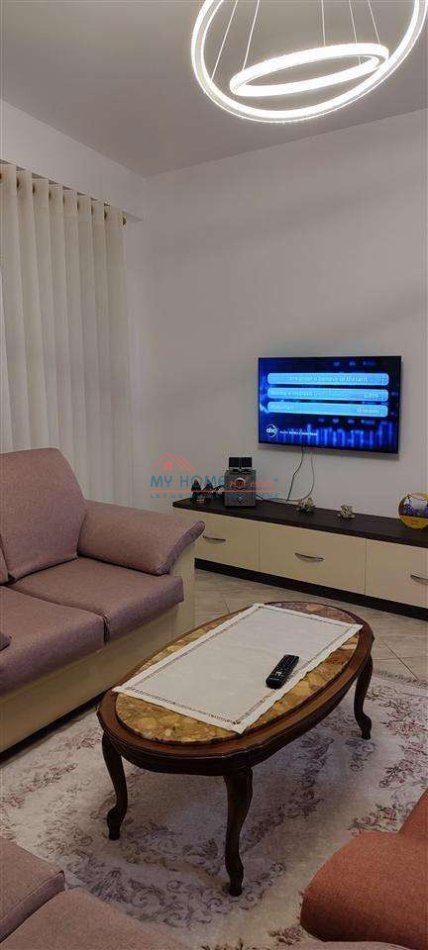 Tirane, jepet me qera apartament 1+1+Ballkon Kati 1, 60 m² 500 € (21 Dhjetori)