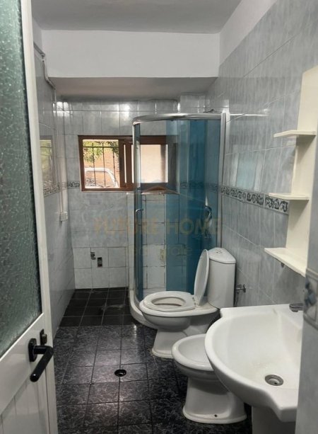 Tirane, jepet me qera apartament 2+1 Kati 1, 66 m² 450 € (Rruga &quot;Kongresi i Manastirit&quot;)