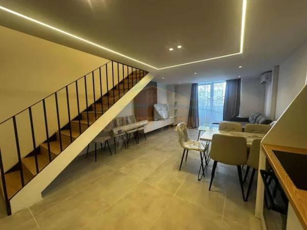 DUPLEX 1+1 PER SHITJE, GOLDEN PARK 3, YZBERISHT PRANE SPITALIT AMERIKAN 3