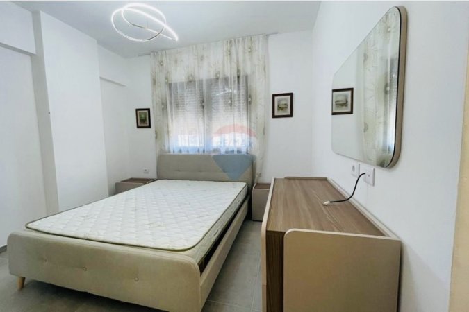 Tirane, jepet me qera apartament 2+1 , 106 m² 600 € 