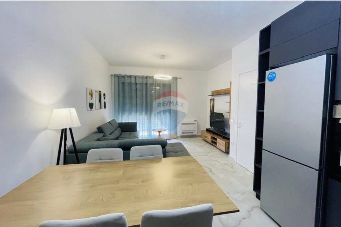 Tirane, jepet me qera apartament 2+1 , 107 m² 600 € 