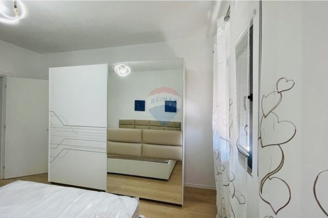 Tirane, jepet me qera apartament 1+1 , 550 € 