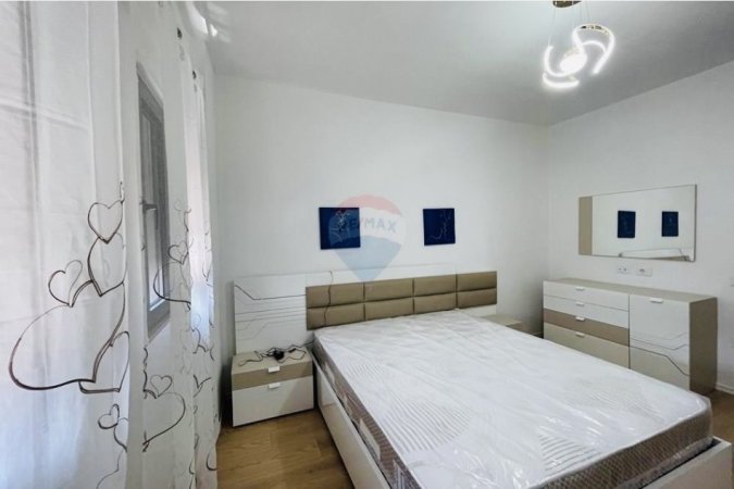 Tirane, jepet me qera apartament 1+1 , 550 € 