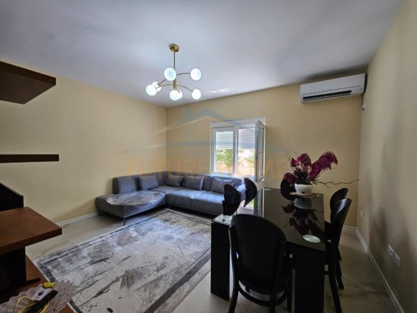 Tirane, jepet me qera apartament 2+1+Ballkon Kati 1, 155 m² 1.200 € (Pallati i Brigadave)