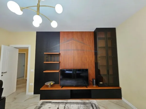 Tirane, jepet me qera apartament 2+1+Ballkon Kati 1, 155 m² 1.200 € (Pallati i Brigadave)