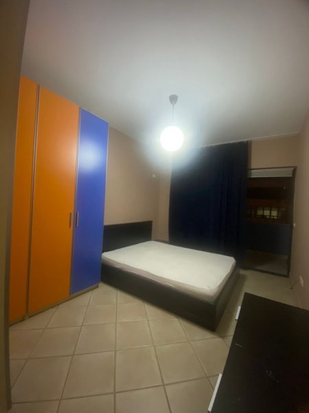 Tirane, jepet me qera apartament 2+1+Ballkon Kati 5, 92 m² 670 € (21 Dhjetori/Rr.Shefqet Musaraj)