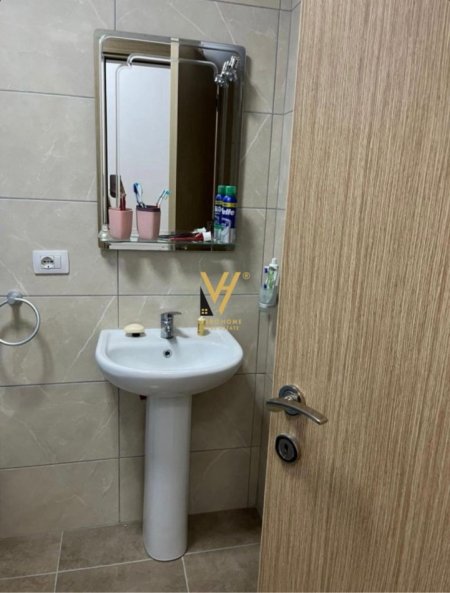 Tirane, jepet me qera apartament 3+1+Ballkon Kati 3, 112 m² 750 € (5 MAJI)