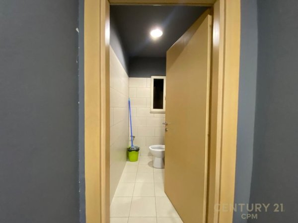 jepet me qera zyre Kati 1, 66 m² 550 € (Afer Lulishtes, Komuna e Parisit)