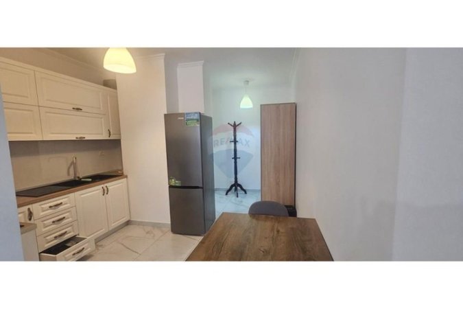 Tirane, jepet me qera apartament 1+1 Kati 3, 45 m² 600 € (Rruga Imer Kurti, Sheshi Willson,)
