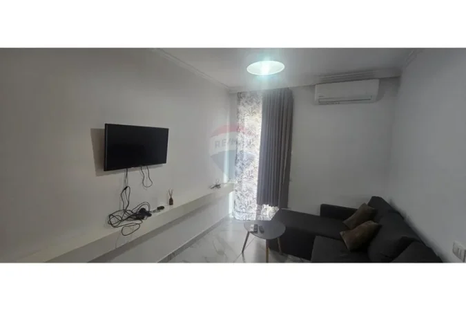 Tirane, jepet me qera apartament 1+1 Kati 3, 45 m² 600 € (Rruga Imer Kurti, Sheshi Willson,)