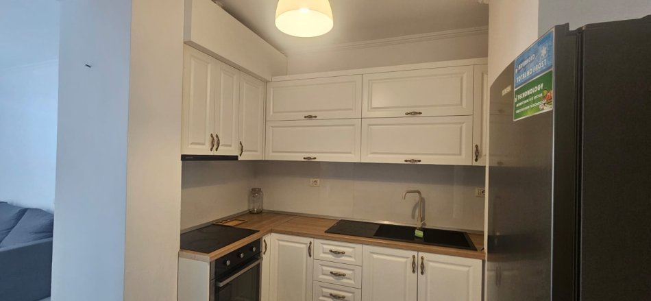 Tirane, jepet me qera apartament 1+1 Kati 3, 45 m² 600 € (Rruga Ymer Kurti)