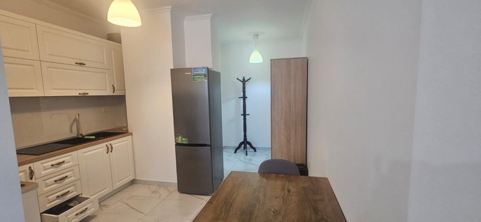 Tirane, jepet me qera apartament 1+1 Kati 3, 45 m² 600 € (Rruga Ymer Kurti)