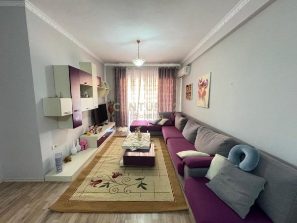 Tirane, jepet me qera apartament 2+1 Kati 7, 105 m² 450 € (Misto Mame)