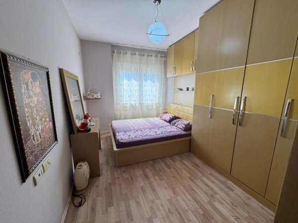 Tirane, jepet me qera apartament 2+1 Kati 7, 105 m² 450 € (Misto Mame)