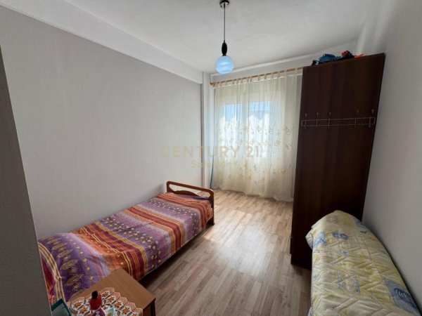 Tirane, jepet me qera apartament 2+1 Kati 7, 105 m² 450 € (Misto Mame)