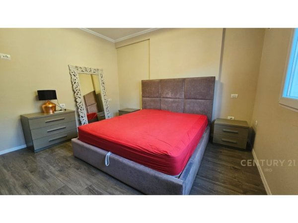 Tirane, jepet me qera apartament 2+1+post parkimi . Kati 3, 98 m² 750 € (Kodra e Diellit)