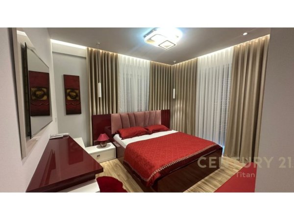 Tirane, jepet me qera apartament 2+1+Aneks+Ballkon Kati 6, 115 m² 800 € (Xhamllik)