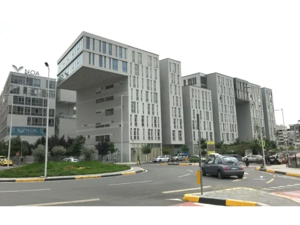 Tirane, jepet me qera zyre , 110 m² 1.000 € 