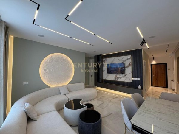 Tirane, shitet apartament 2+1 Kati 4, 119 m² 250.000 € 