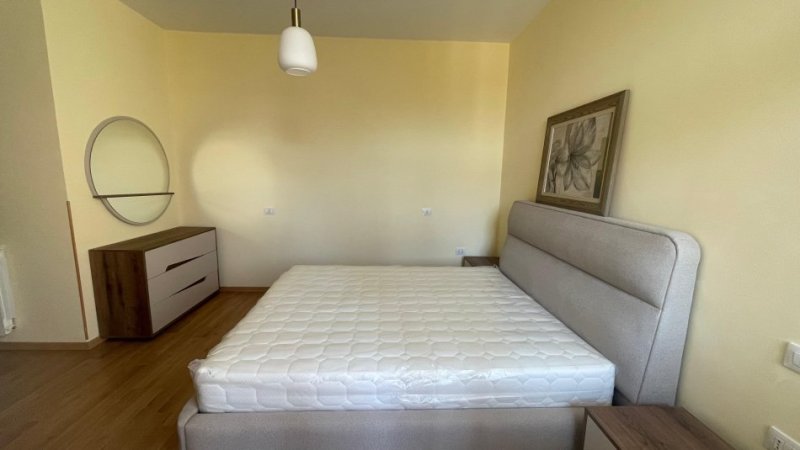 Tirane, jepet me qera apartament 1+1+Aneks+Ballkon Kati 3, 80 m² 650 €