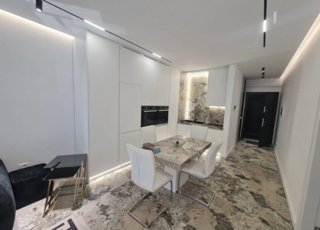 Tirane, jepet me qera apartament 1+1+Ballkon , 70 m² 1.200 € (Liqeni i Thate)