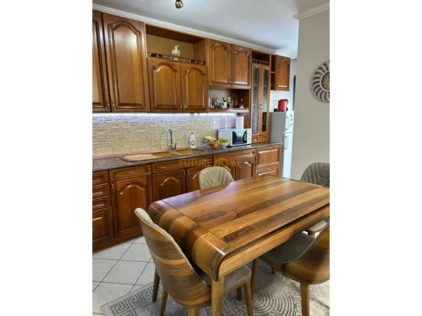 0683487469 Tirane, shitet apartament 2+1 Kati 8, 104 m² 200.000 € (Bulevardi Zhan Dark)