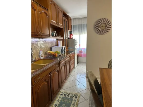 0683487469 Tirane, shitet apartament 2+1 Kati 8, 104 m² 200.000 € (Bulevardi Zhan Dark)
