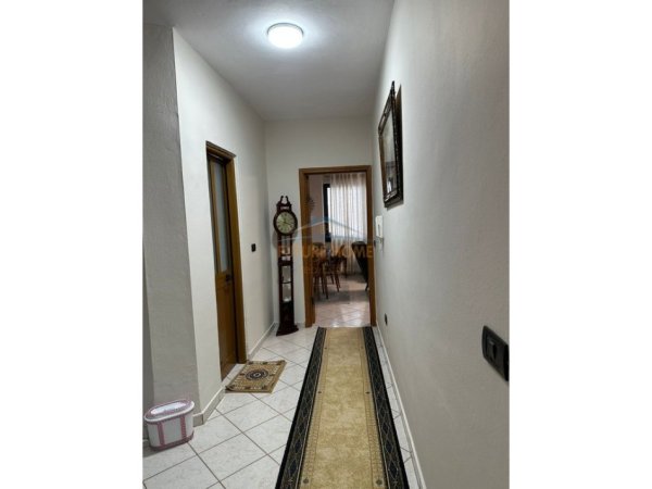 0683487469 Tirane, shitet apartament 2+1 Kati 8, 104 m² 200.000 € (Bulevardi Zhan Dark)