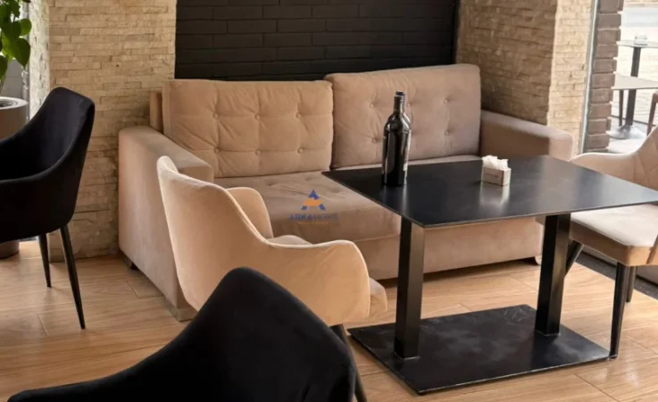 Tirane, jepet me qera lokal Kati 0, 100 m² 2.200 € (KOMUNA E PARISIT)