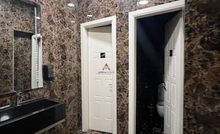 Tirane, jepet me qera lokal Kati 0, 100 m² 2.200 € (KOMUNA E PARISIT)