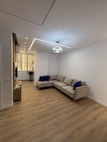 Jepet  me qera apartament luksoz  2+1+Ballkon Kati 5, 90 m² 600 € (Astir)