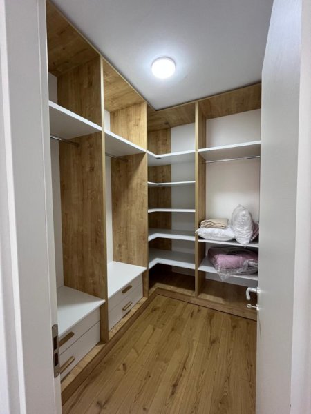 Tirane, jepet me qera apartament 1+1+Parking, Kati 2, 65 m² 700 € (Kompleksi Trio Tower, Don Bosko)