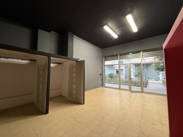 Astir jepet me qera dyqan Kati 0, 70 m² 40.000 leke