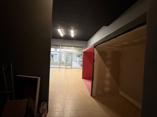 Astir jepet me qera dyqan Kati 0, 70 m² 40.000 leke