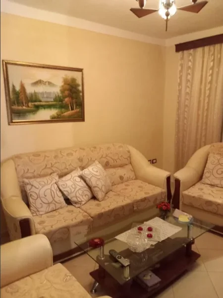 Lushnje, shes apartament 2+1+Ballkon Kati 2, 70 m²