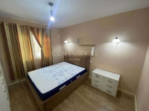 Tirane, jepet me qera apartament 1+1 Kati 1, 56 m² 500 € (Rr. Elbasanit)