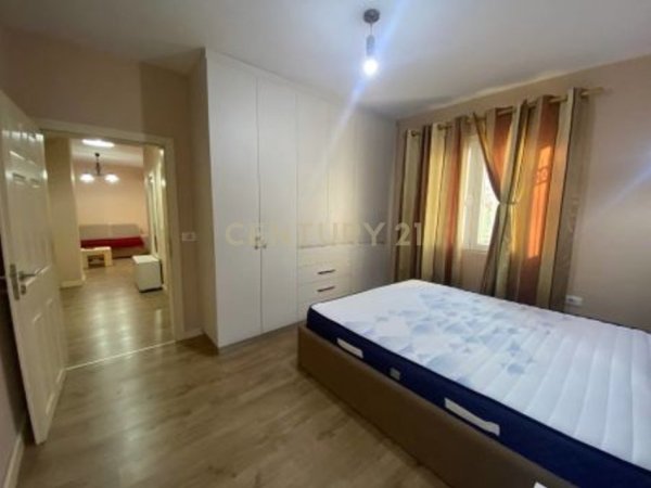 Tirane, jepet me qera apartament 1+1 Kati 1, 56 m² 500 € (Rr. Elbasanit)