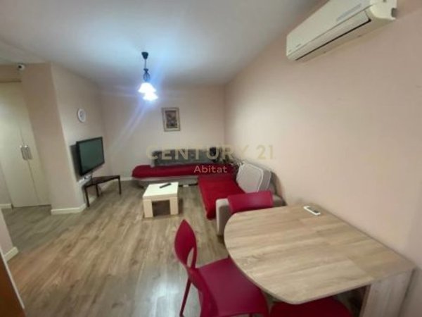 Tirane, jepet me qera apartament 1+1 Kati 1, 56 m² 500 € (Rr. Elbasanit)