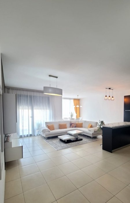Tirane, shes apartament 2+1+Ballkon Kati 4, 121 m² 260.000 € (Rezidenca Alba)