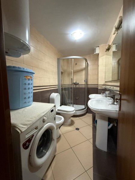 Tirane, jepet me qera apartament 2+1+Aneks+Ballkon Kati 1, 90 m² 600 € (RRUGA XHEMAL TAFAJ)